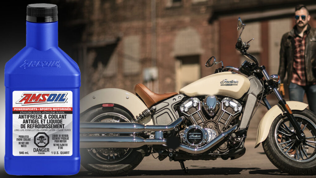 AMSOIL Powersports Anticongelante y Refrigerante y una Motocicleta