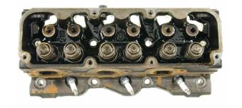 Cabeza de cilindro antes de la limpieza